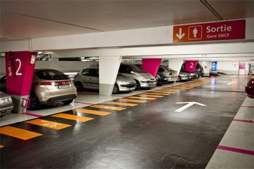 Luxury Paris La Vie En Rose Jacuzzi Terrasse Parking Apartamento Exterior foto